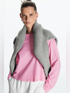 COS Cropped Long-Sleeved T-Shirt